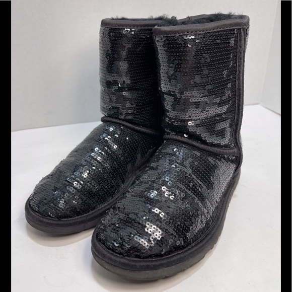 UGG 3161 Classic Short Black Sequin Sparkle Sheepskin Lined Boots Women’s Size 5 - Picture 2 of 14